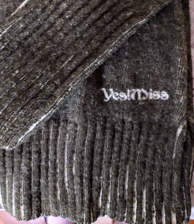 MAGLIONI SCOLLO V FUCSIA E VERDE