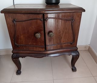 Mesita de noche, años 40.