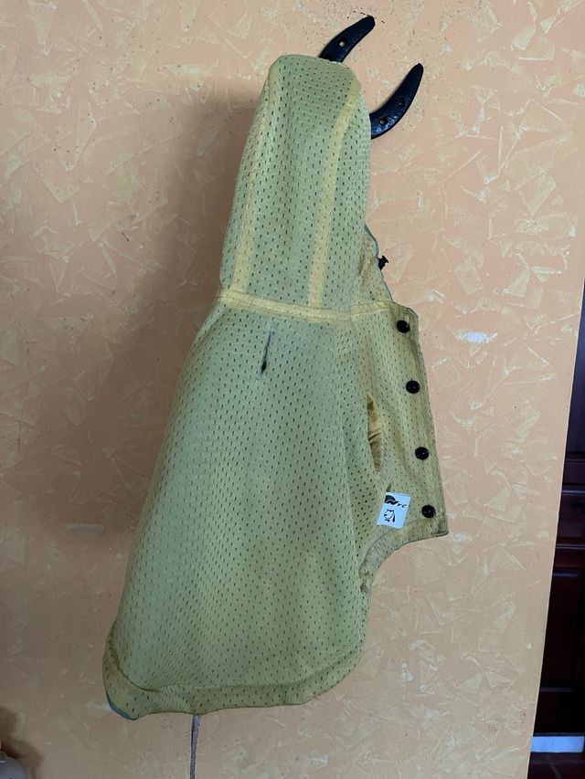 chubasquero de perro