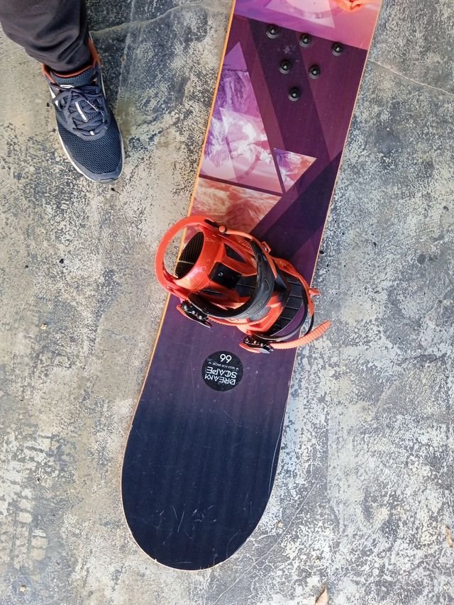 TABLA SNOWBOARD CON FIJACIONES
