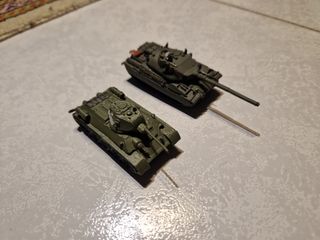 2 modellini carro armato