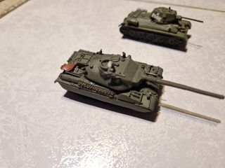 2 modellini carro armato