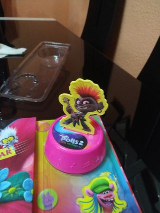 Libro  niñ@s, TROLLS. Con musica