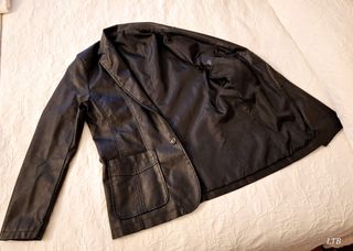 Chaqueta cuero imitación.