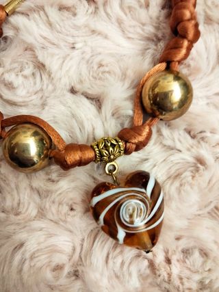 Braccialetto marrone con cuore in vetro