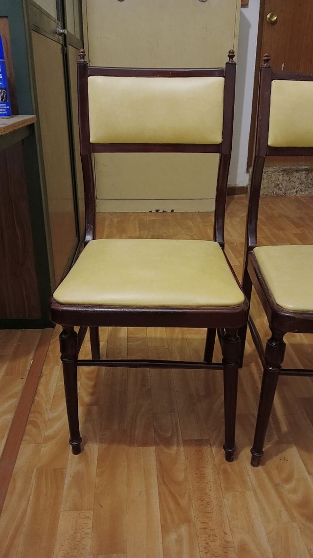 2 Sillas antiguas en perfecto estado