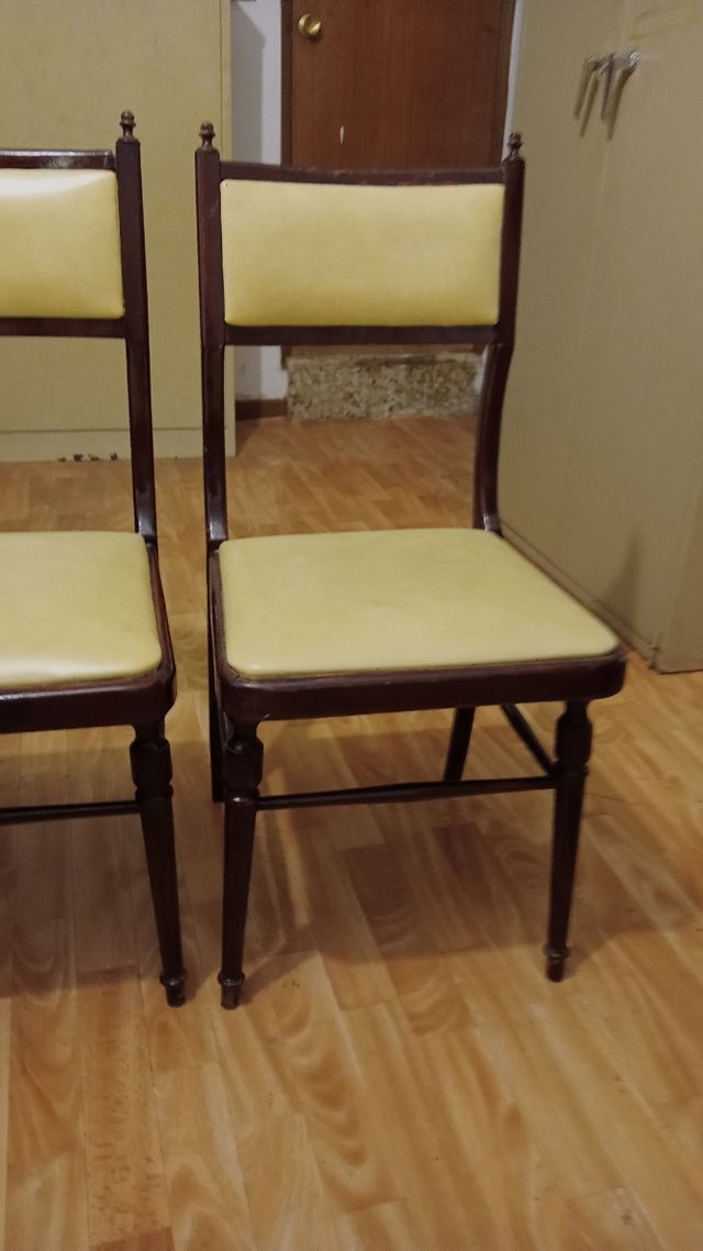 2 Sillas antiguas en perfecto estado
