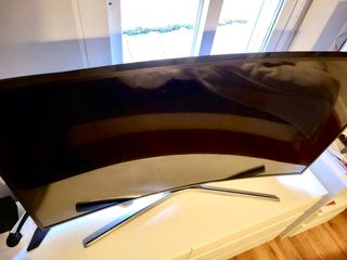 TELEVISOR SAMSUNG CURVO  4K UHD SMART TV