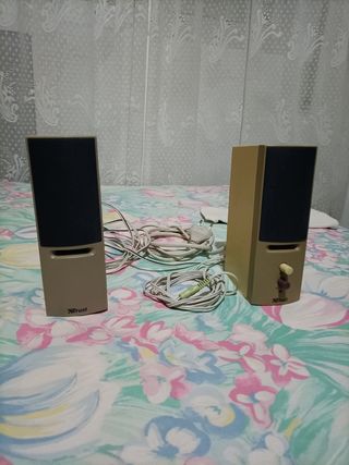 Dos Juegos De Altavoces