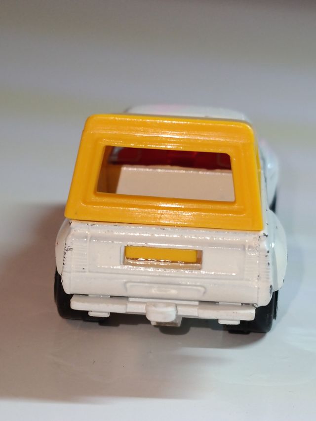 *TOYOTA HILUX HARD-TOP 1/64 GUISVAL