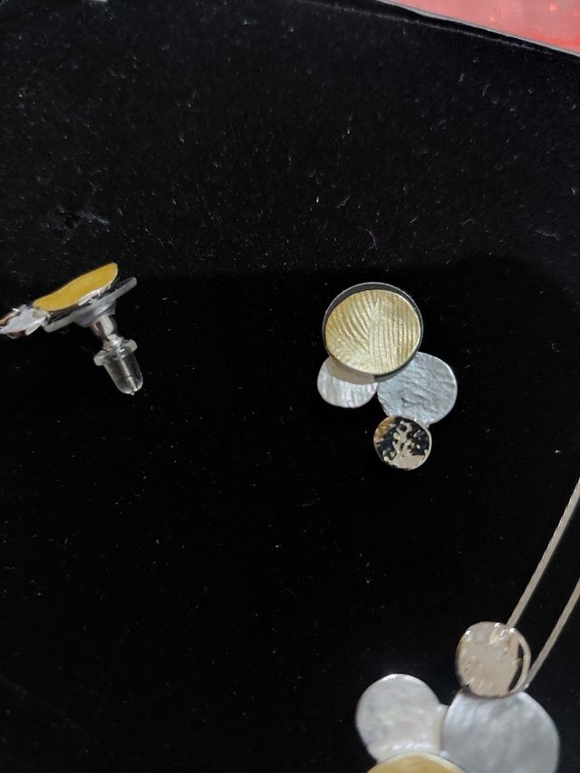 DETALLE:Collar y pendientes