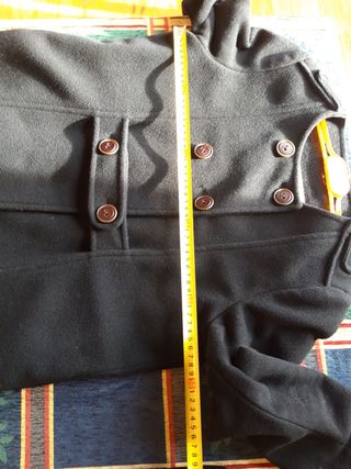 Abrigo negro de Zara
