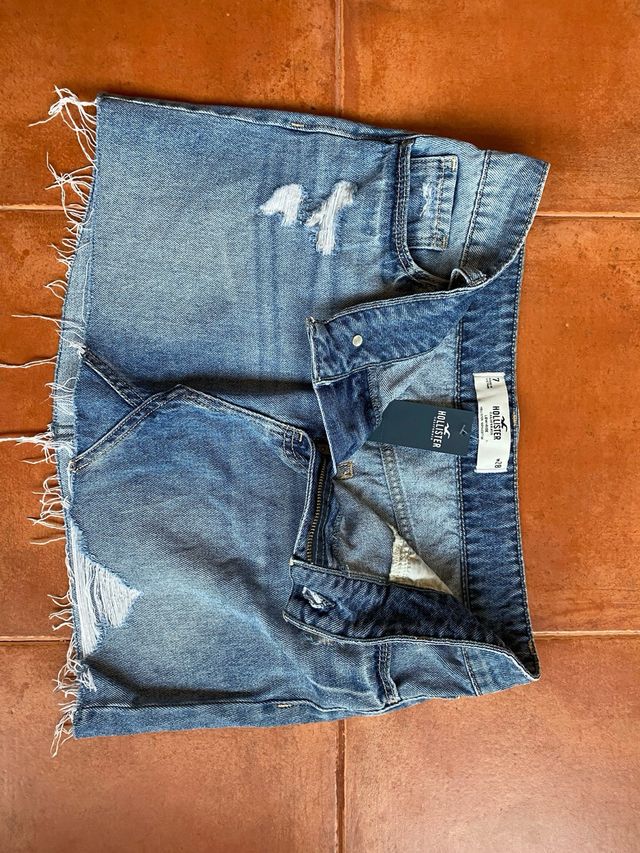 Falda vaquera.
Medida desde cintura: 35.5-36 cm