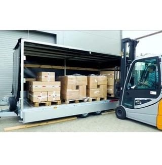 remolque transporte de mercancías