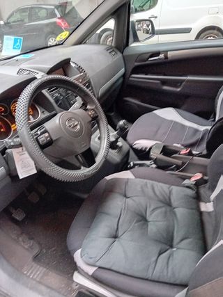 Opel Zafira 2011