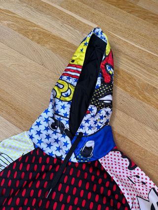 Sudadera Adidas Rita Ora superhéroe