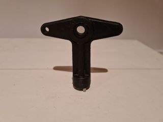 Llave tapas rueda coche