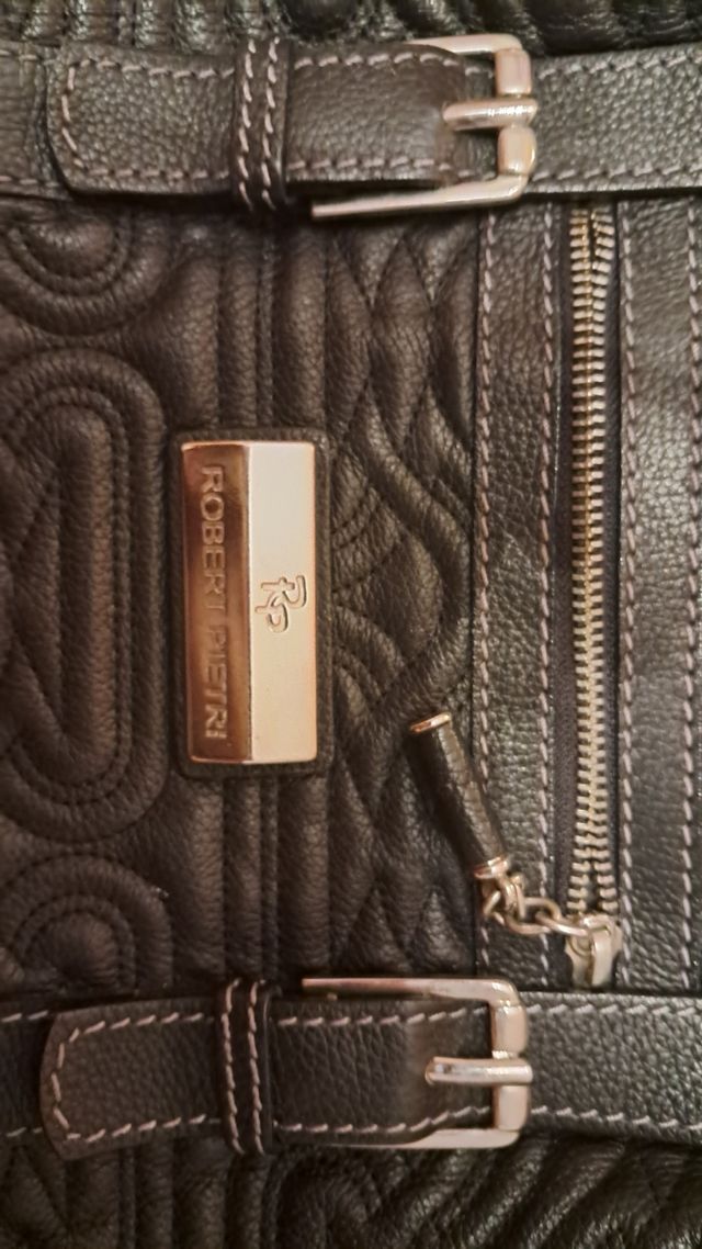 Elegante bolso de Robert Pietri