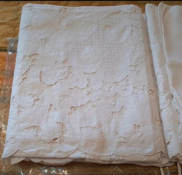 Lenzuolo e tovaglia puro lino