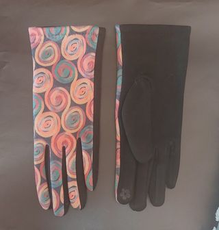 Guantes color círculos