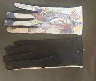 Guantes color escena Picasso