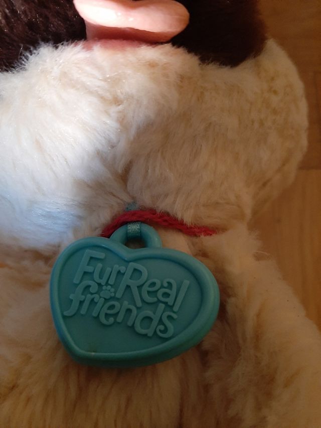 Perro FurReal, con movimiento y sonido