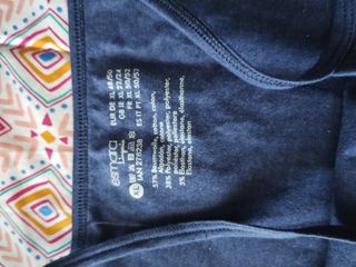 Camiseta básica azul + Una negra  de regalo