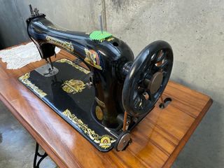 Máquina de coser Singer antigua