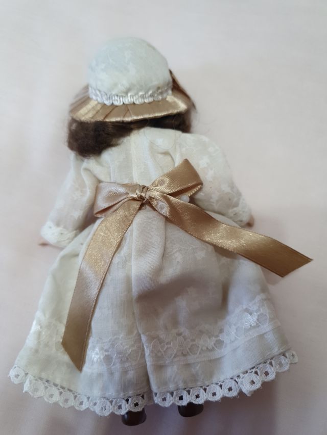 Antigua muñeca porcelana años 50