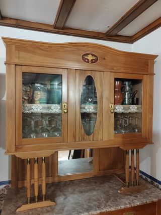 Alacena vitrina Art Nouveau