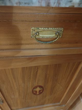 Alacena vitrina Art Nouveau
