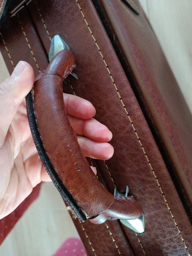 Maleta vintage de piel marrón