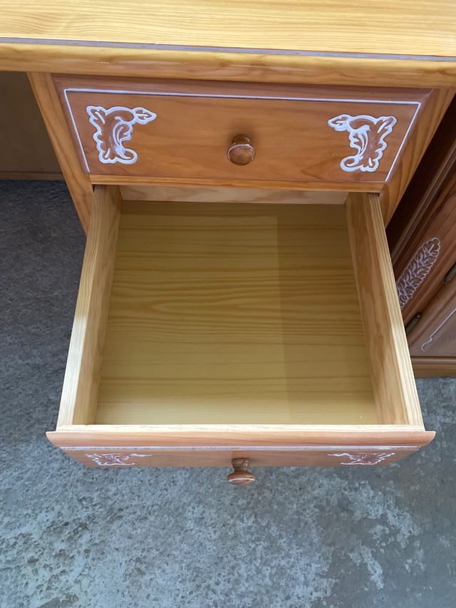 Escritorio de madera