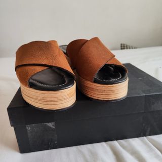 Sandalias con pala cruzada Massimo Dutti