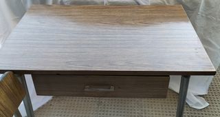 Mesa y sillas vintage