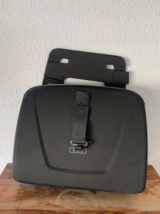 maletín portaobjetos Audi