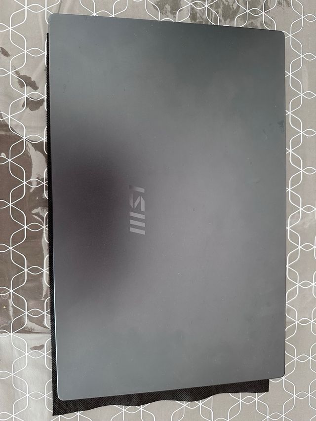 MSI Modern 15 A5M-009XES AMD Ryzen 7