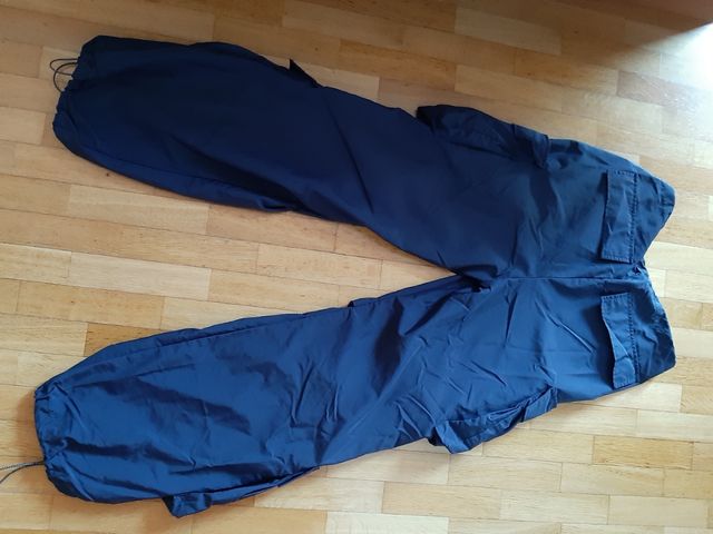 Pantaloni con tasche lat., vita e caviglie regolab