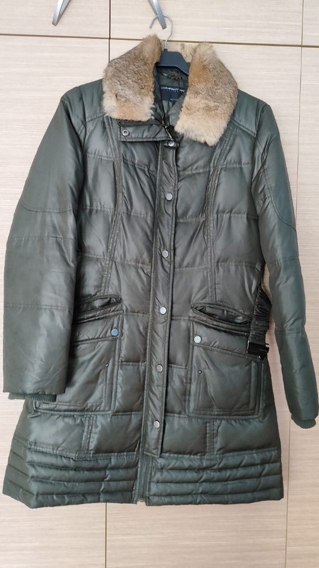 Abrigo verde de plumas mujer