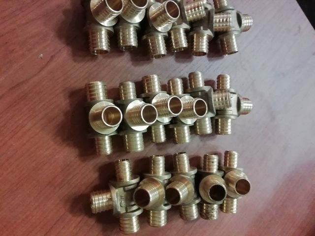 Accesorios para tubos PEX Y PB de casquillo corred