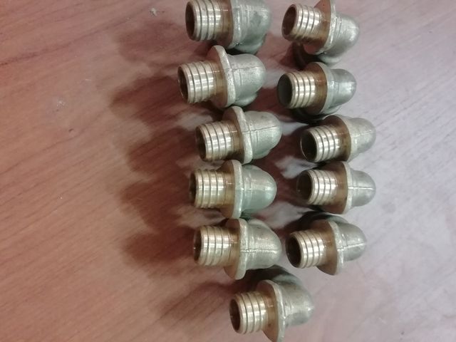 Accesorios para tubos PEX Y PB DE CASQUILLO CORRED
