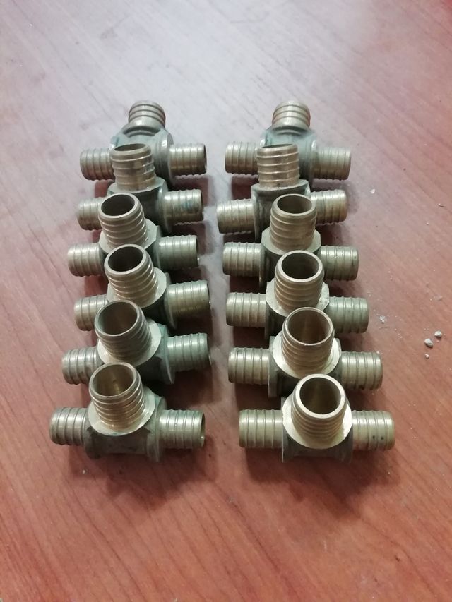 Accesorios para tubos PEX Y PB de casquillo corred