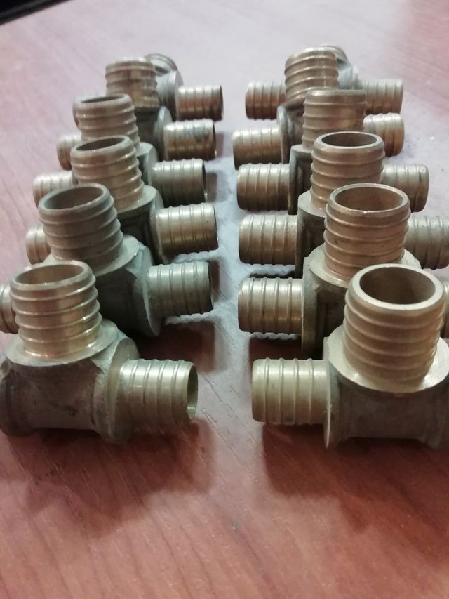 Accesorios para tubos PEX Y PB de casquillo corred