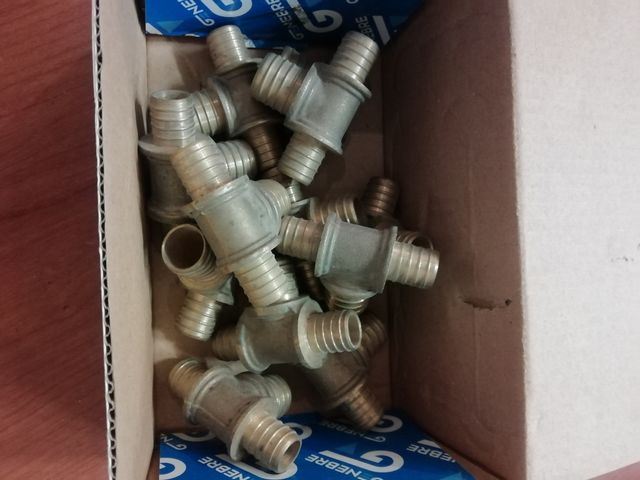 Accesorios para tubos PEX Y PB de casquillo corred