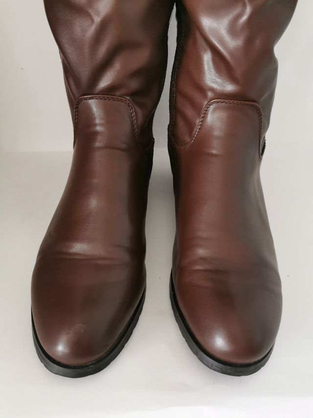 Botas de chica en el N°41.