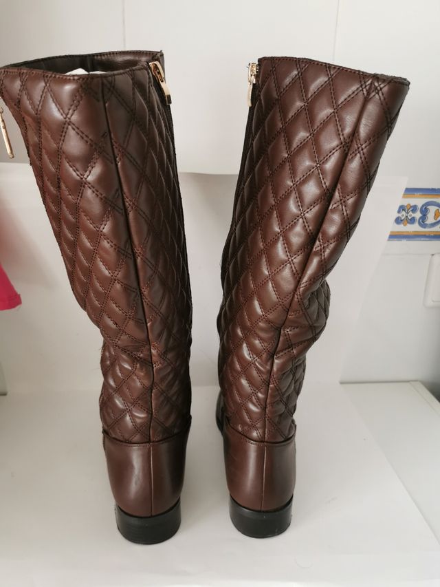 Botas de chica en el N°41.