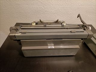 Maquina escribir Olivetti línea 98