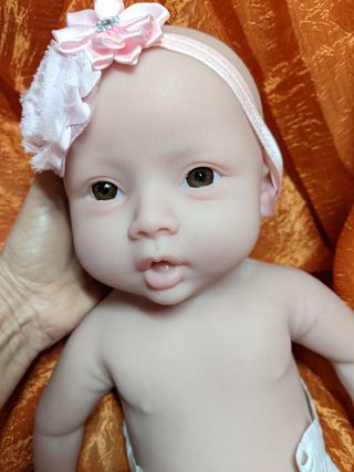 Reborn de silicona pesa 3 kilos