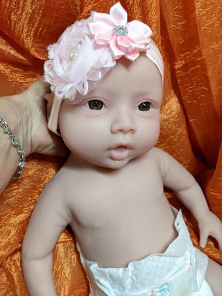 Reborn de silicona pesa 3 kilos