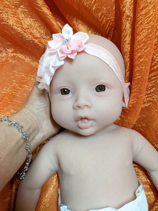 Reborn de silicona pesa 3 kilos